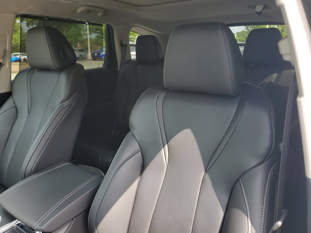 Certified 2024 Acura MDX w/ Technology Package FWD image 18