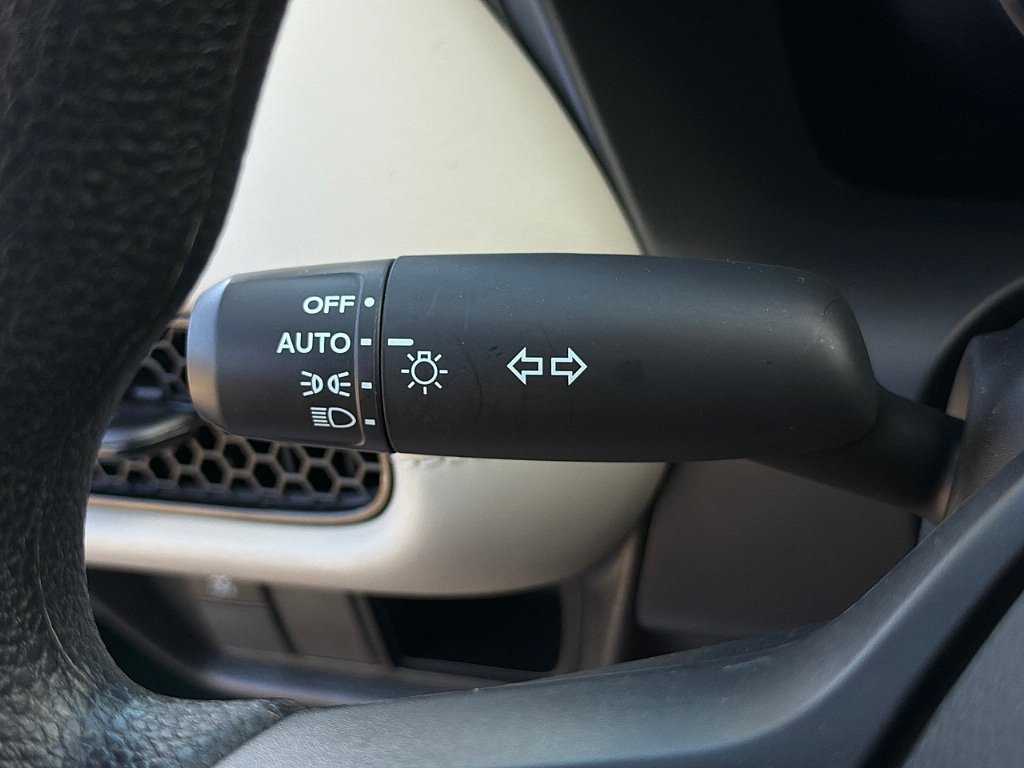 Used 2025 Honda HR-V LX image 18