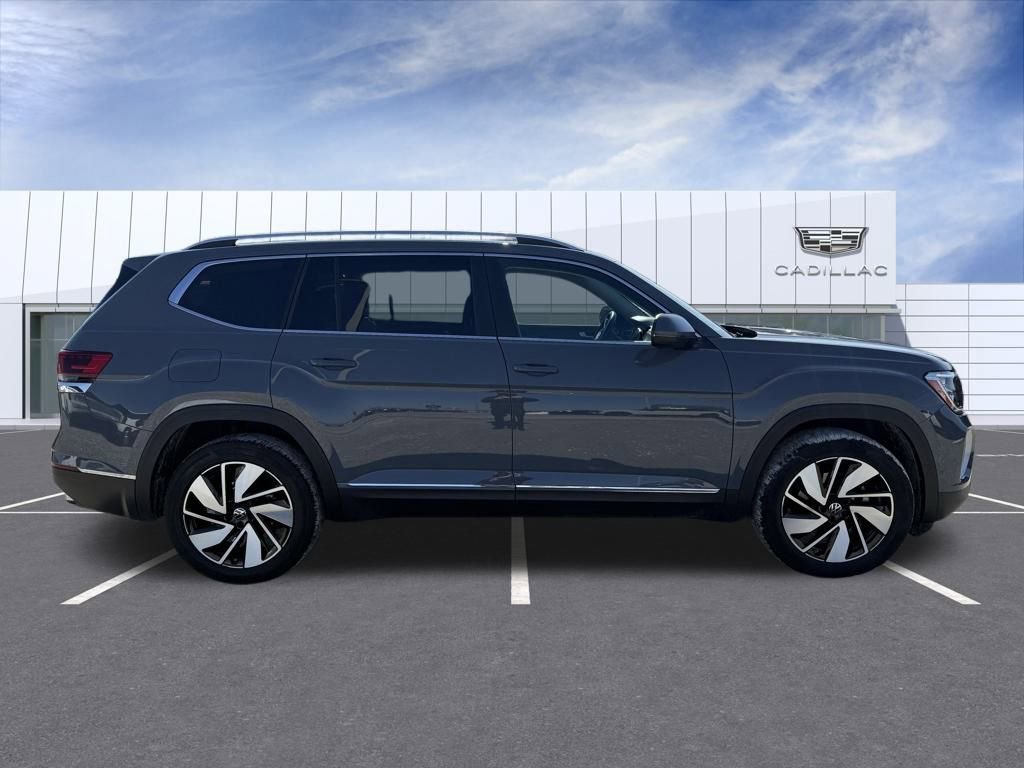 Used 2025 Volkswagen Atlas SEL image 2