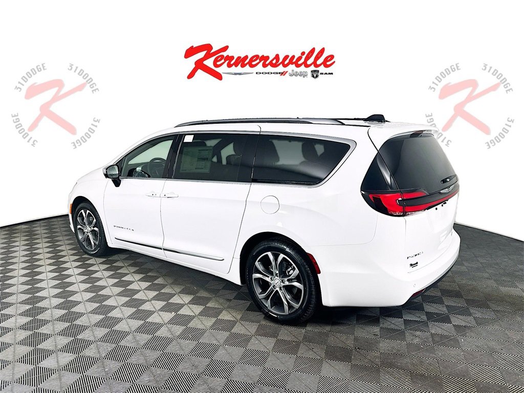 New 2026 Chrysler Pacifica Pinnacle image 5