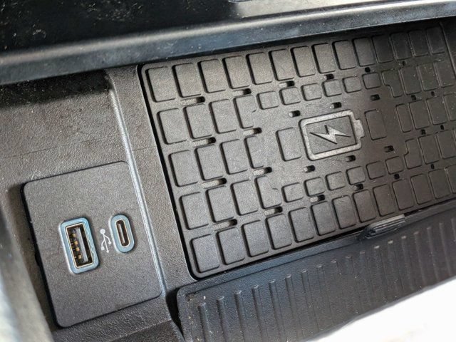 Used 2024 Ford Expedition XLT RWD image 23