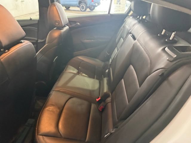 Used 2018 Chevrolet Cruze Premier FWD image 27