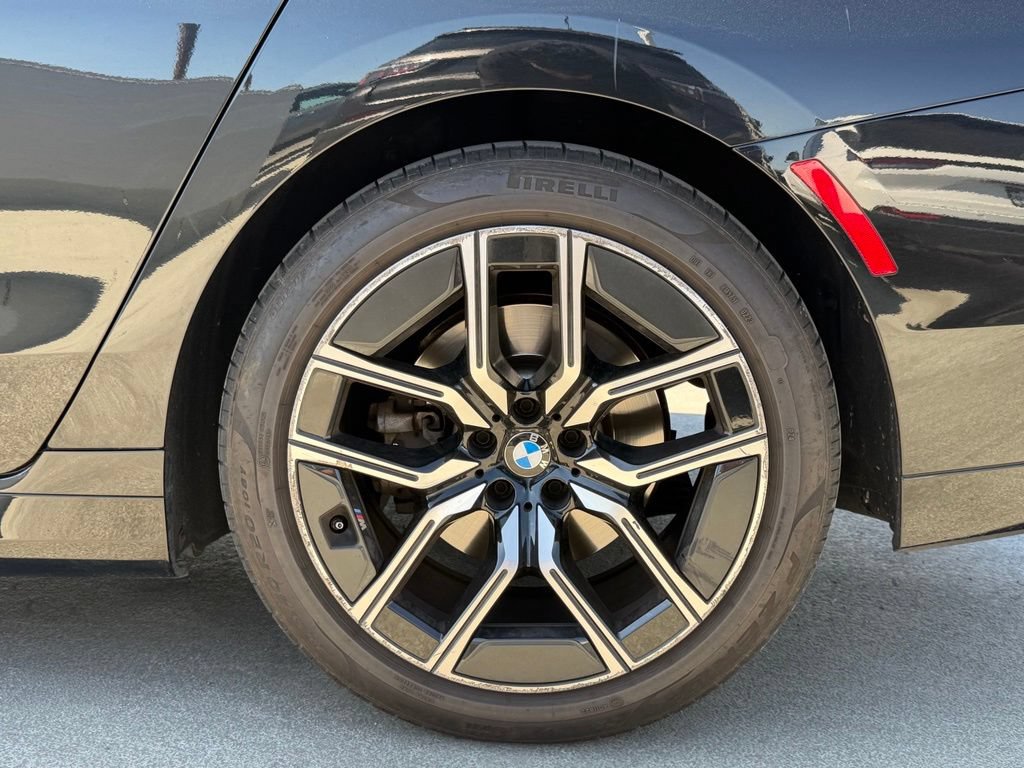 Used 2024 BMW 740i RWD image 3