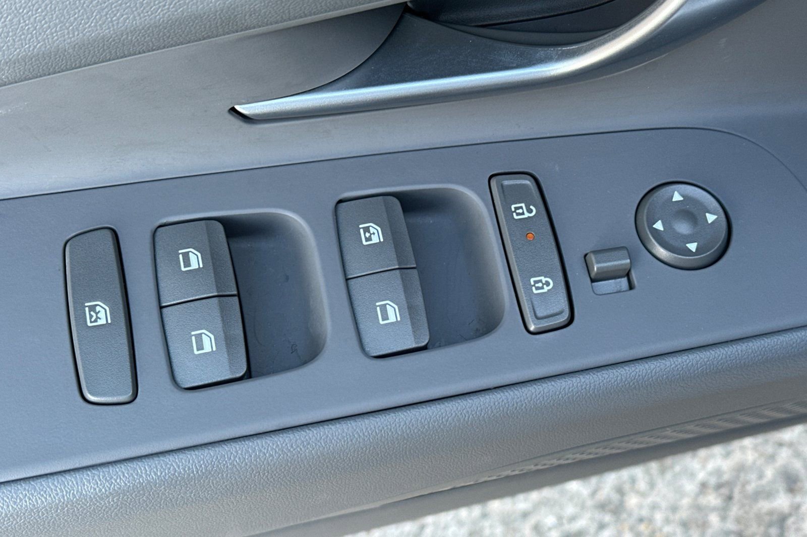 Certified 2025 Hyundai Elantra Blue image 12