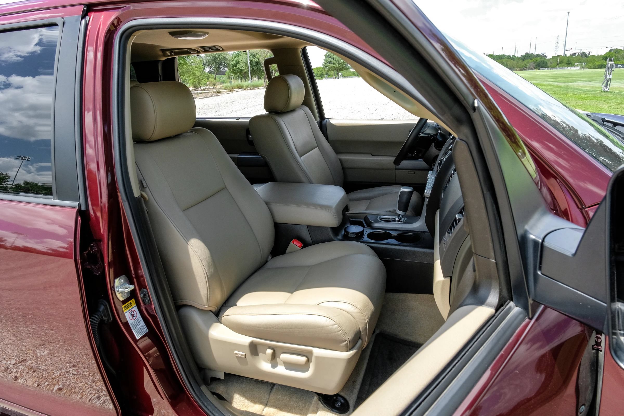 Used 2011 Toyota Sequoia Limited RWD image 28