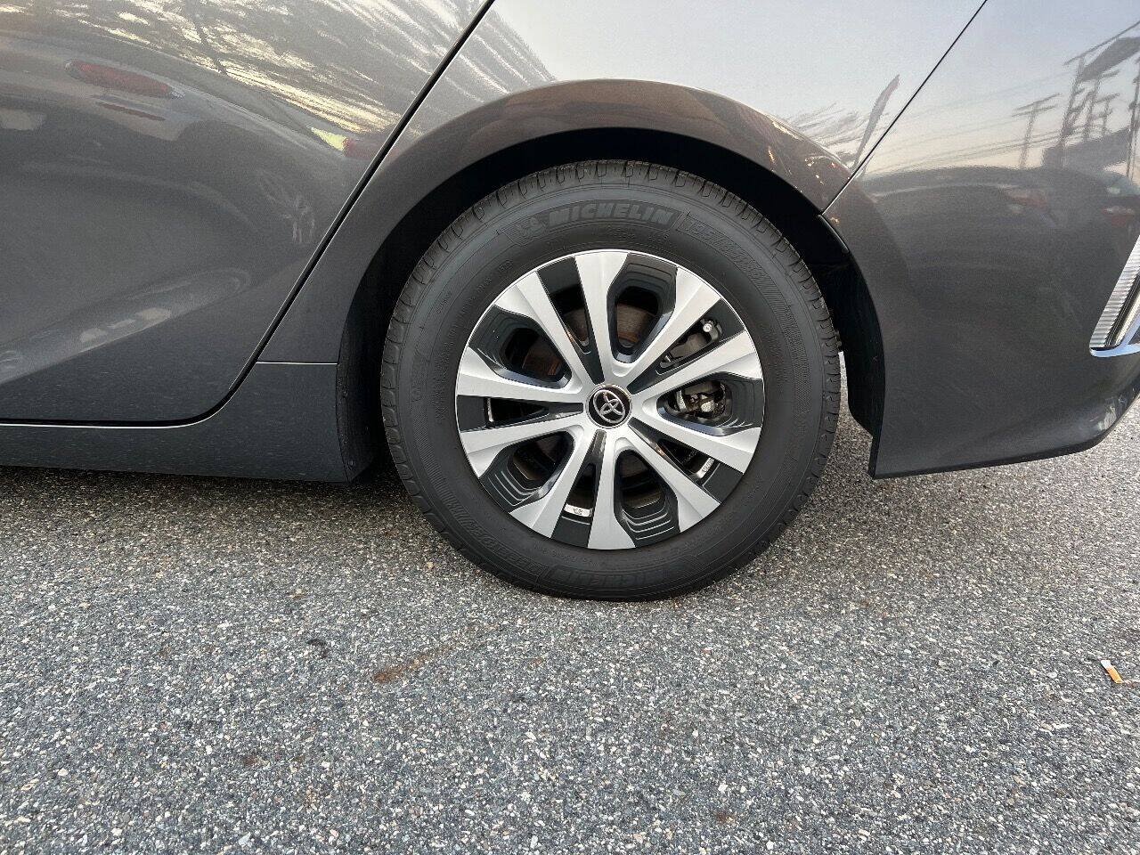 Used 2020 Toyota Prius Prime XLE FWD image 33