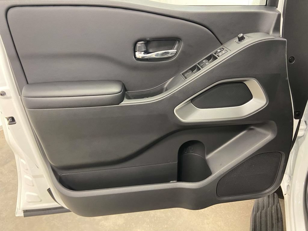 New 2026 Nissan Frontier 4x4 Crew Cab image 10