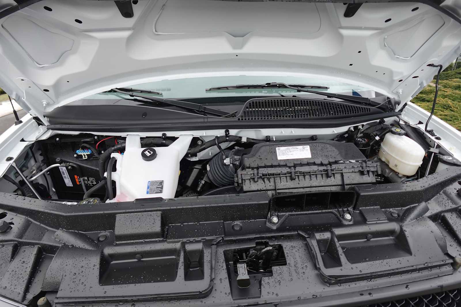 Used 2025 Chevrolet Express 3500 w/ Driver Convenience Package image 30