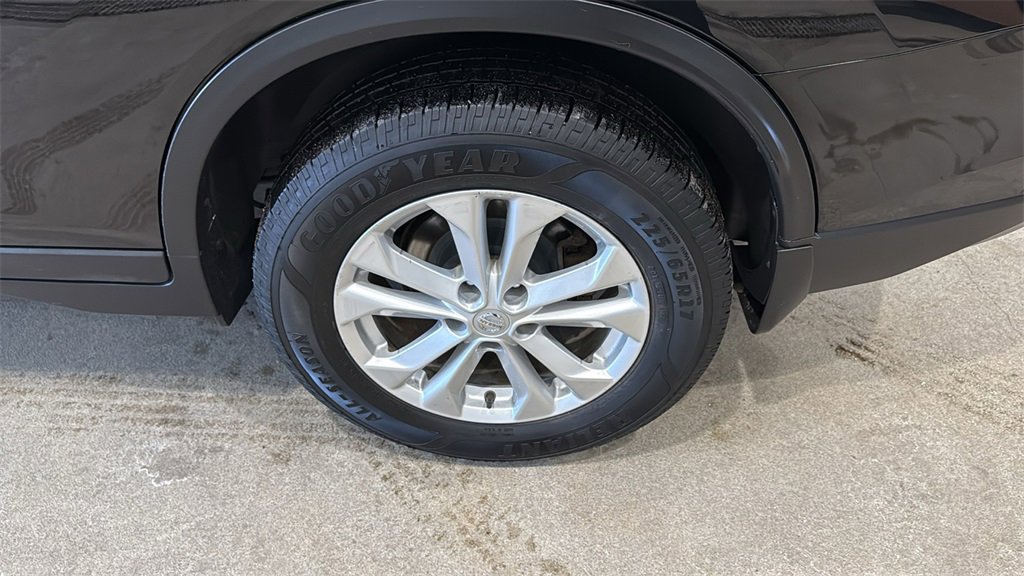 Used 2016 Nissan Rogue SV w/ SV Premium Package image 10
