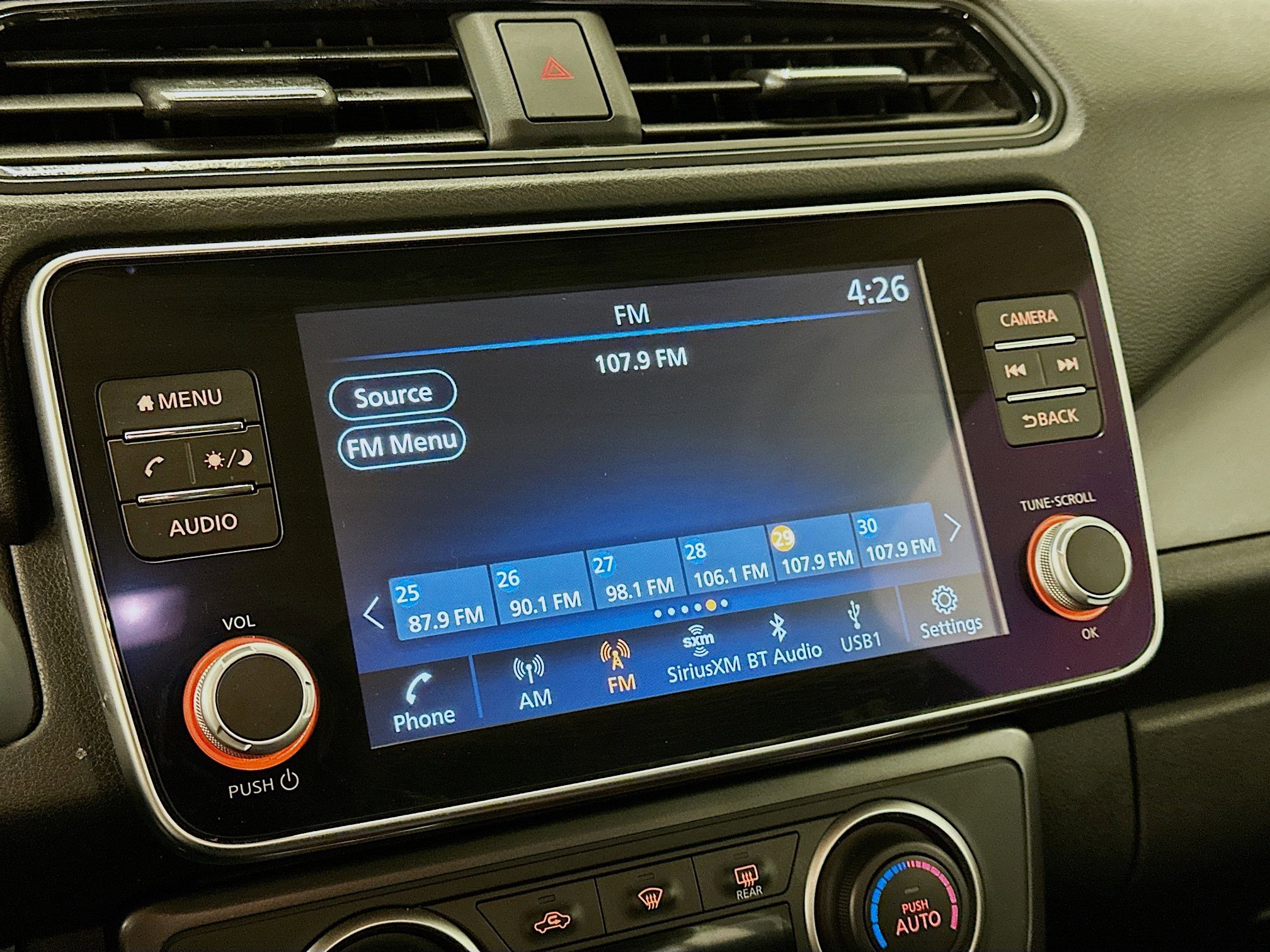 Used 2025 Nissan Leaf S image 21