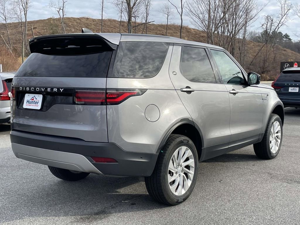 Used 2025 Land Rover Discovery S image 31