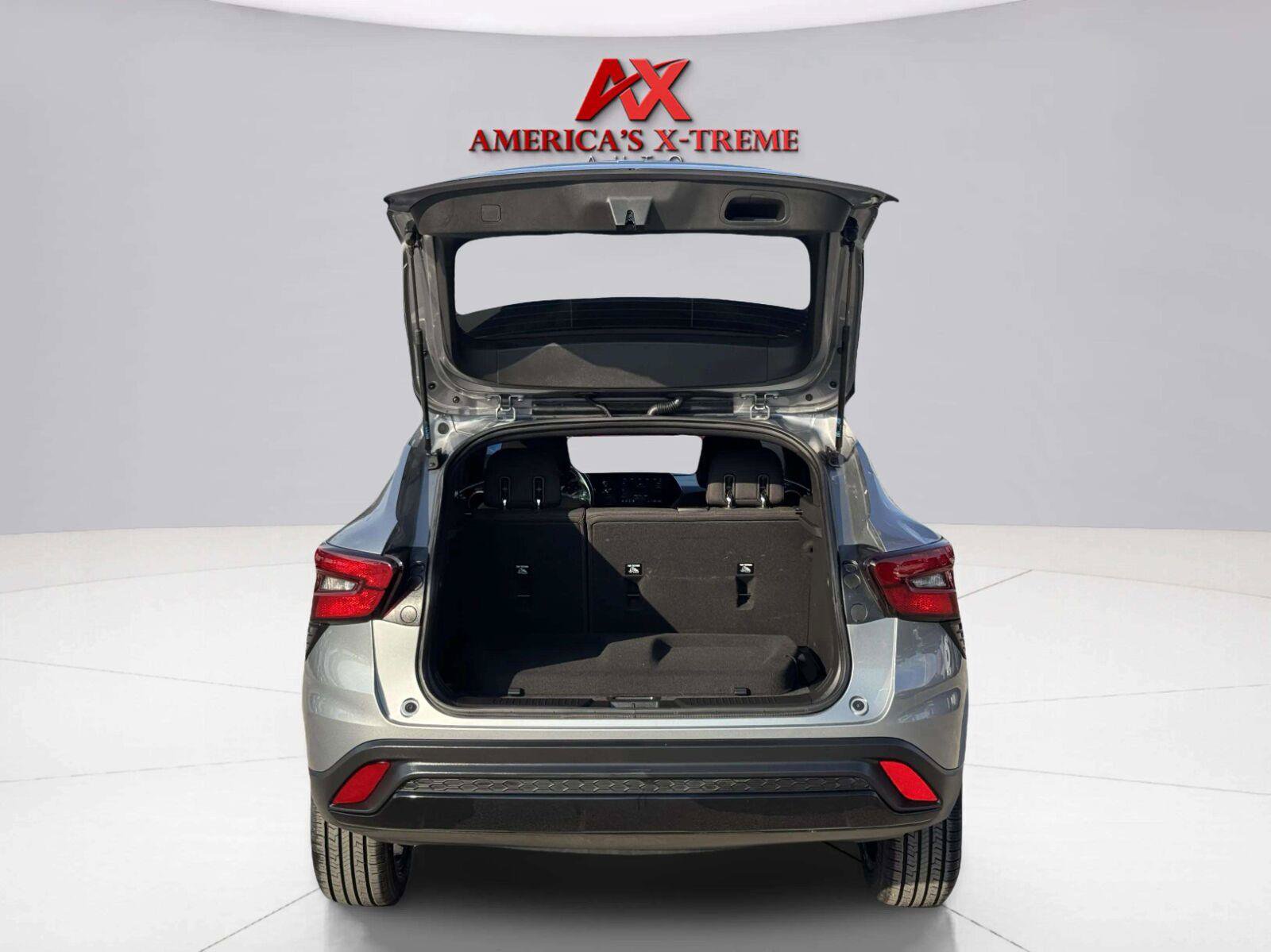 Used 2024 Chevrolet Trax RS w/ Sunroof Package FWD image 55