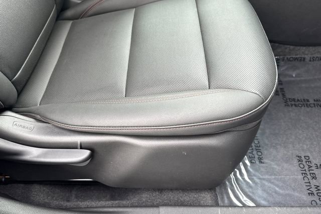 Used 2025 Chevrolet Trax RS w/ Sunroof Package FWD image 23
