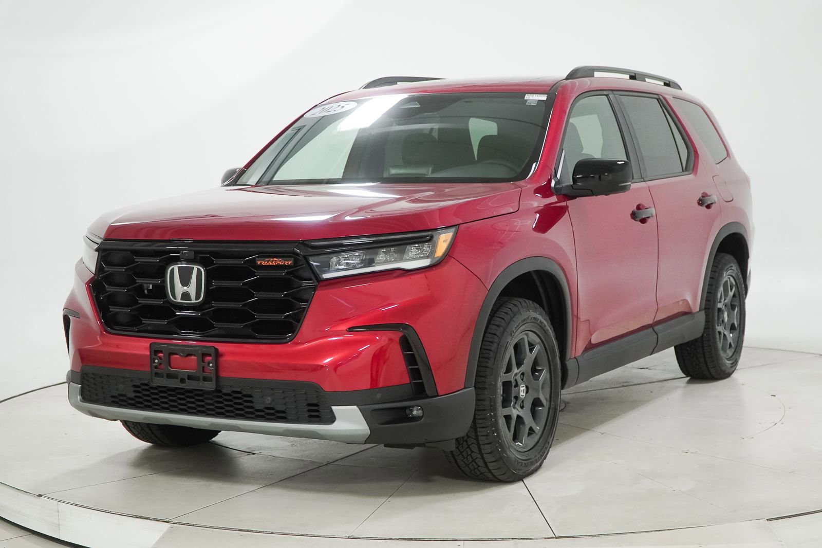 Certified 2025 Honda Pilot TrailSport image 4