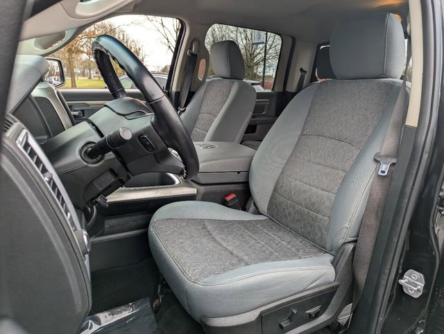 Used 2017 RAM 1500 Classic SLT w/ SLT Plus D￩cor Group image 27