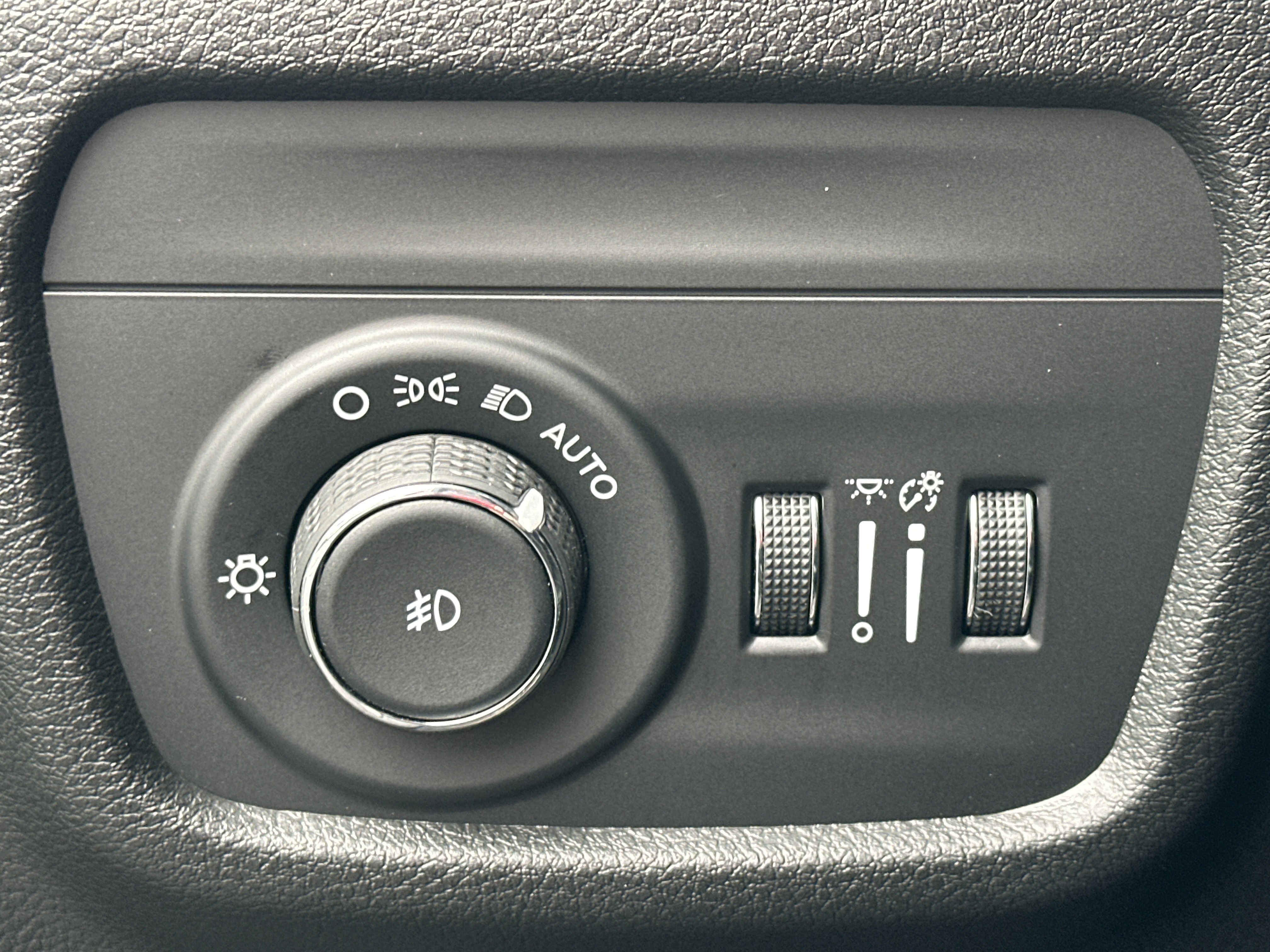 New 2026 Jeep Grand Cherokee Limited w/ Limited Altitude Package image 13