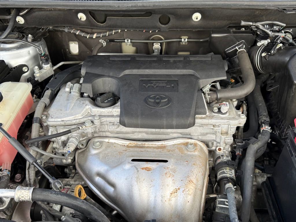 Used 2016 Toyota RAV4 LE FWD image 32