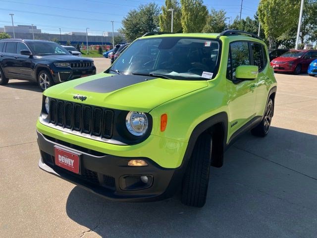 Used 2017 Jeep Renegade Altitude AWD/4WD image 3