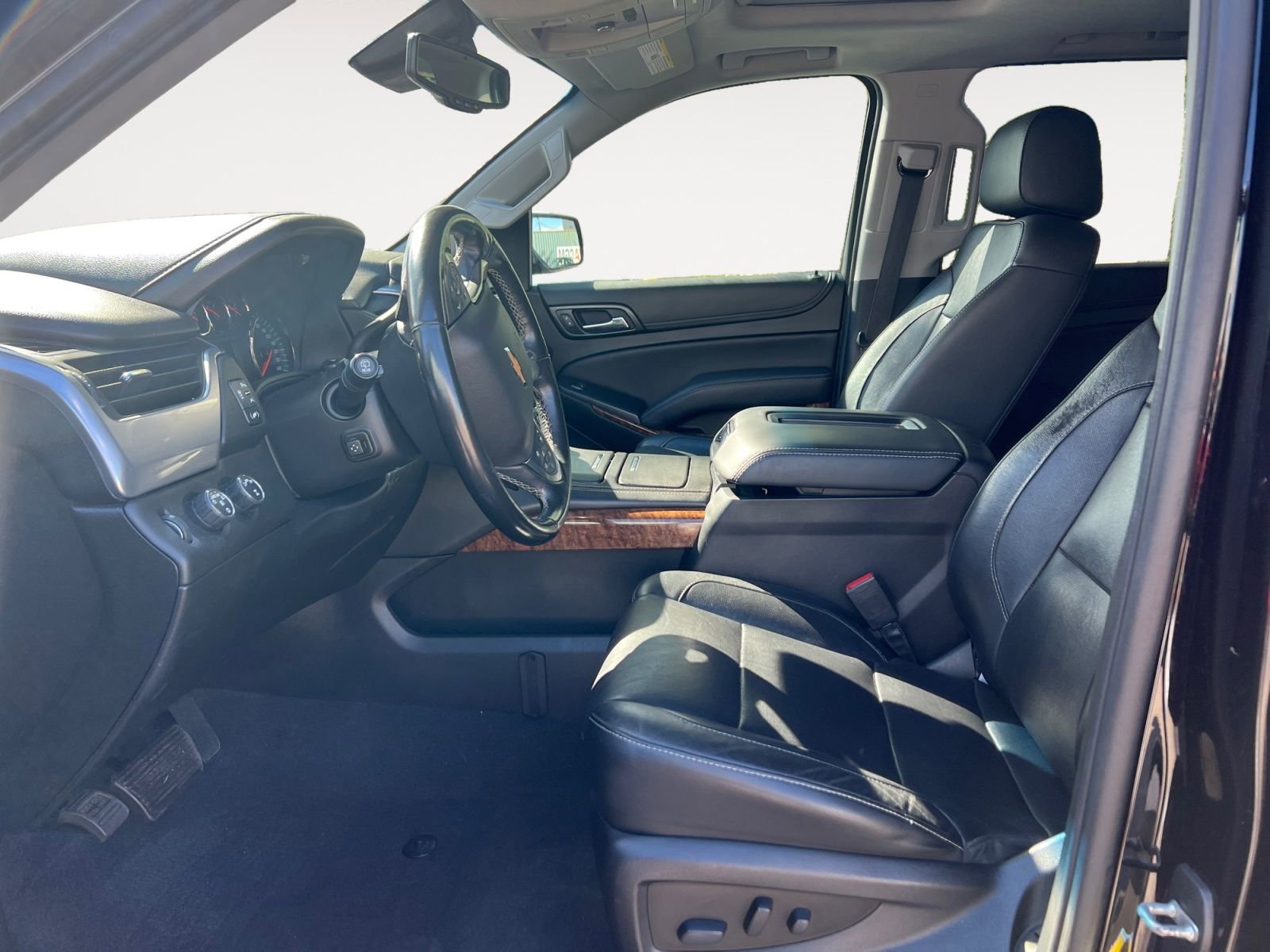 Used 2020 Chevrolet Suburban Premier image 9