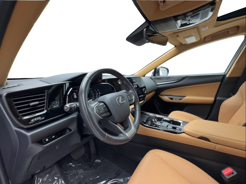 Used 2025 Lexus NX 250 FWD w/ Towing Package (2000 Lbs) image 21