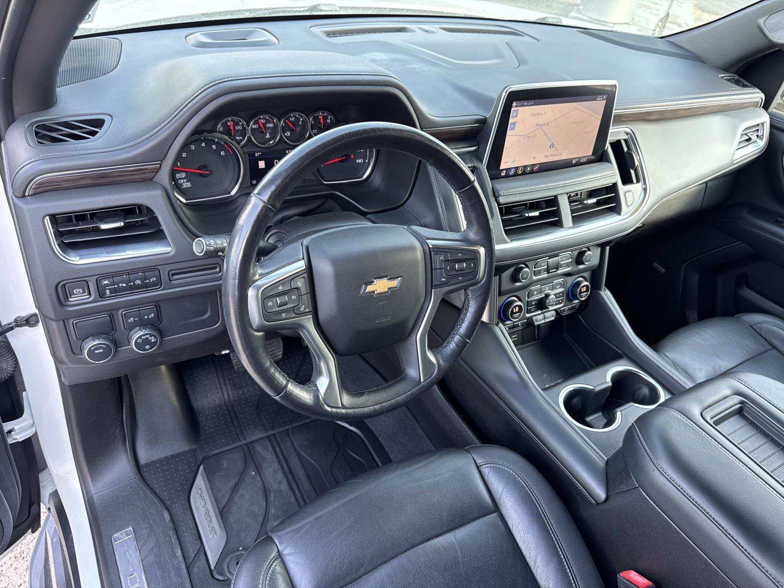 Used 2021 Chevrolet Suburban LT w/ Luxury Package image 18