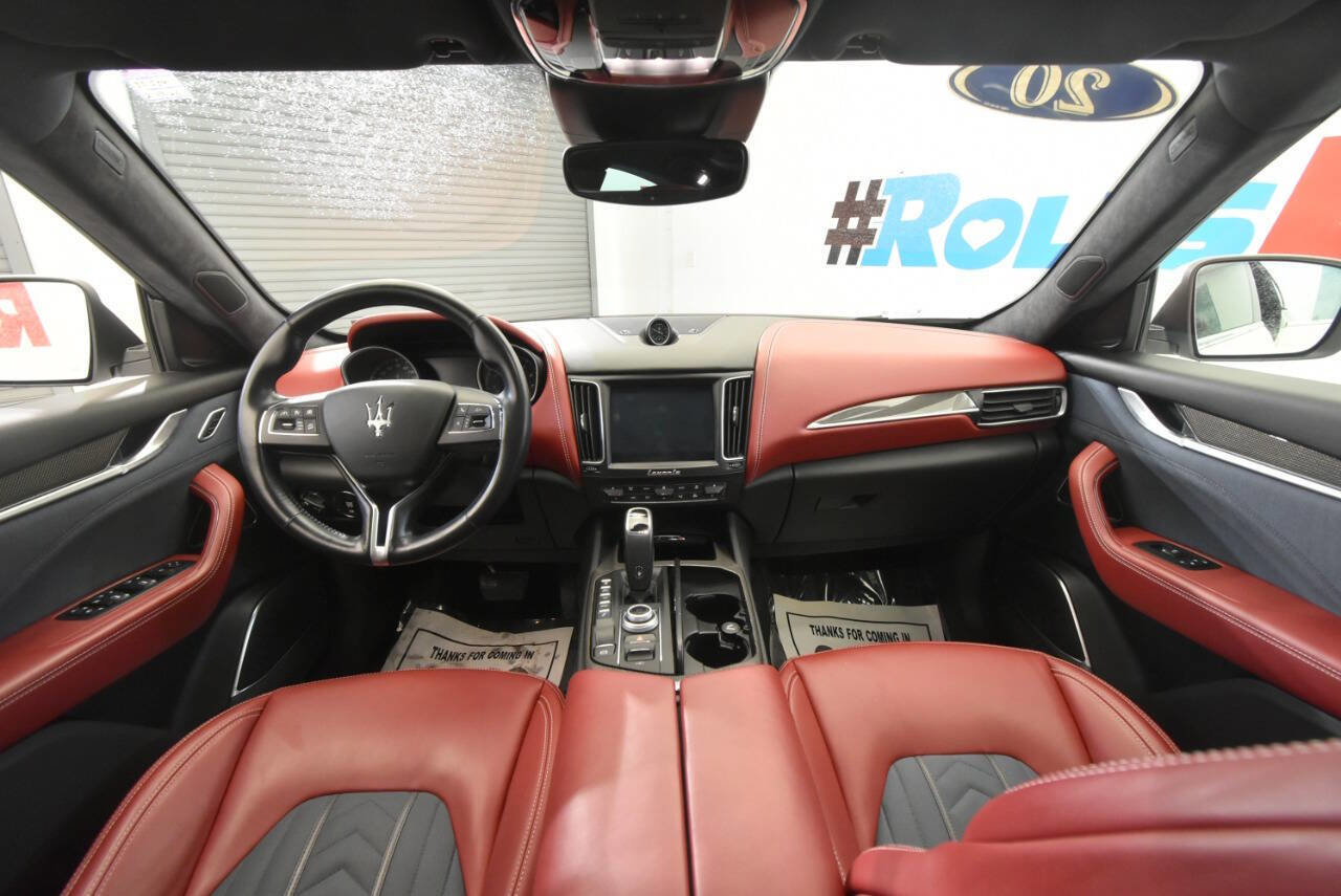 Used 2020 Maserati Levante GranLusso image 18
