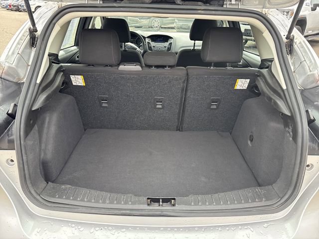 Used 2017 Ford Focus SE w/ SE Winter Package image 43
