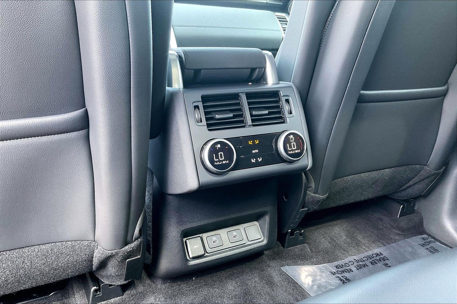 Certified 2025 Land Rover Discovery S AWD/4WD image 34