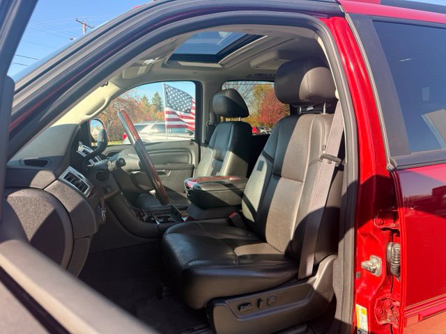 Used 2012 Cadillac Escalade Premium AWD/4WD image 12