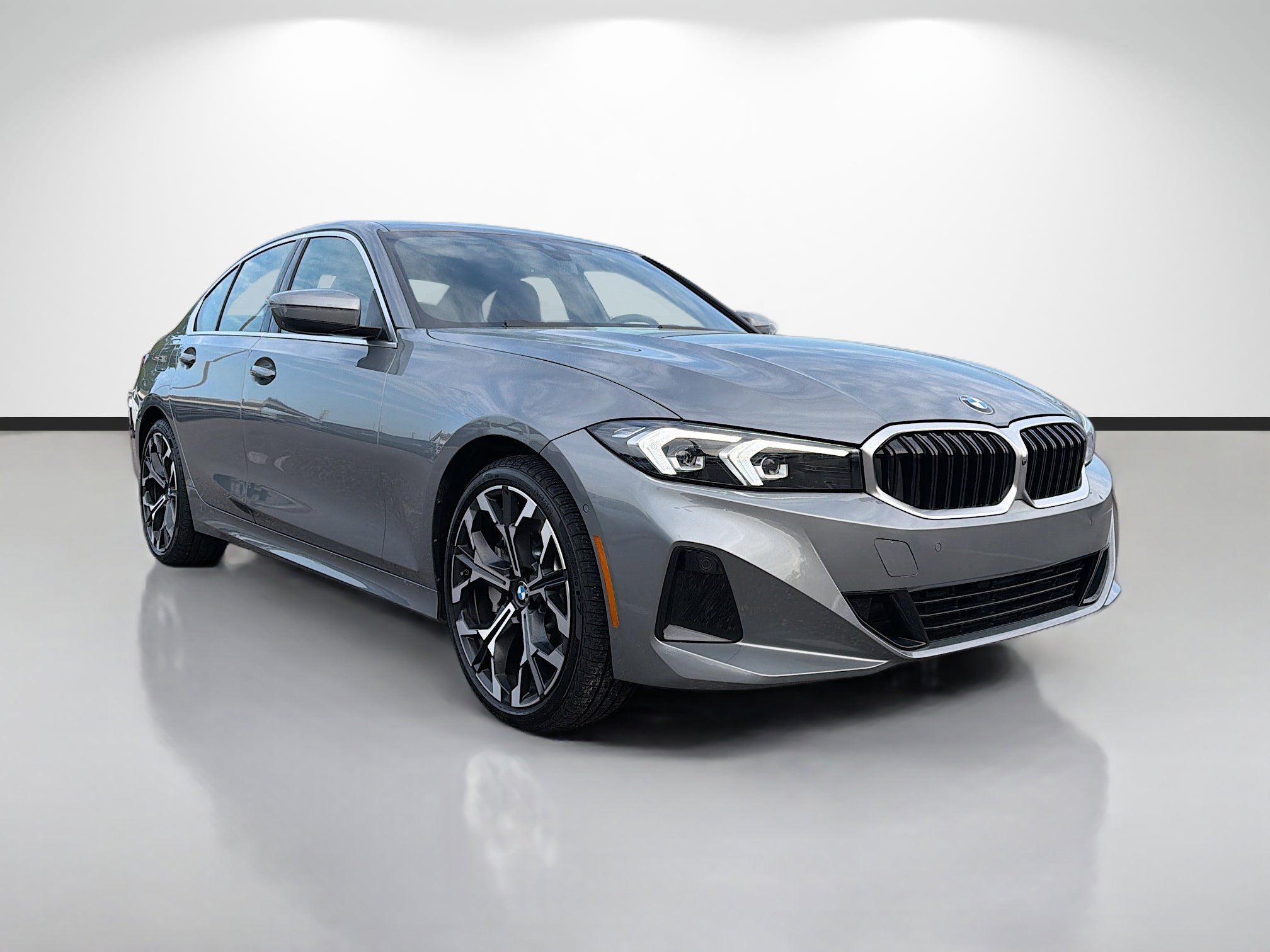 Used 2025 BMW 330i Sedan image 1