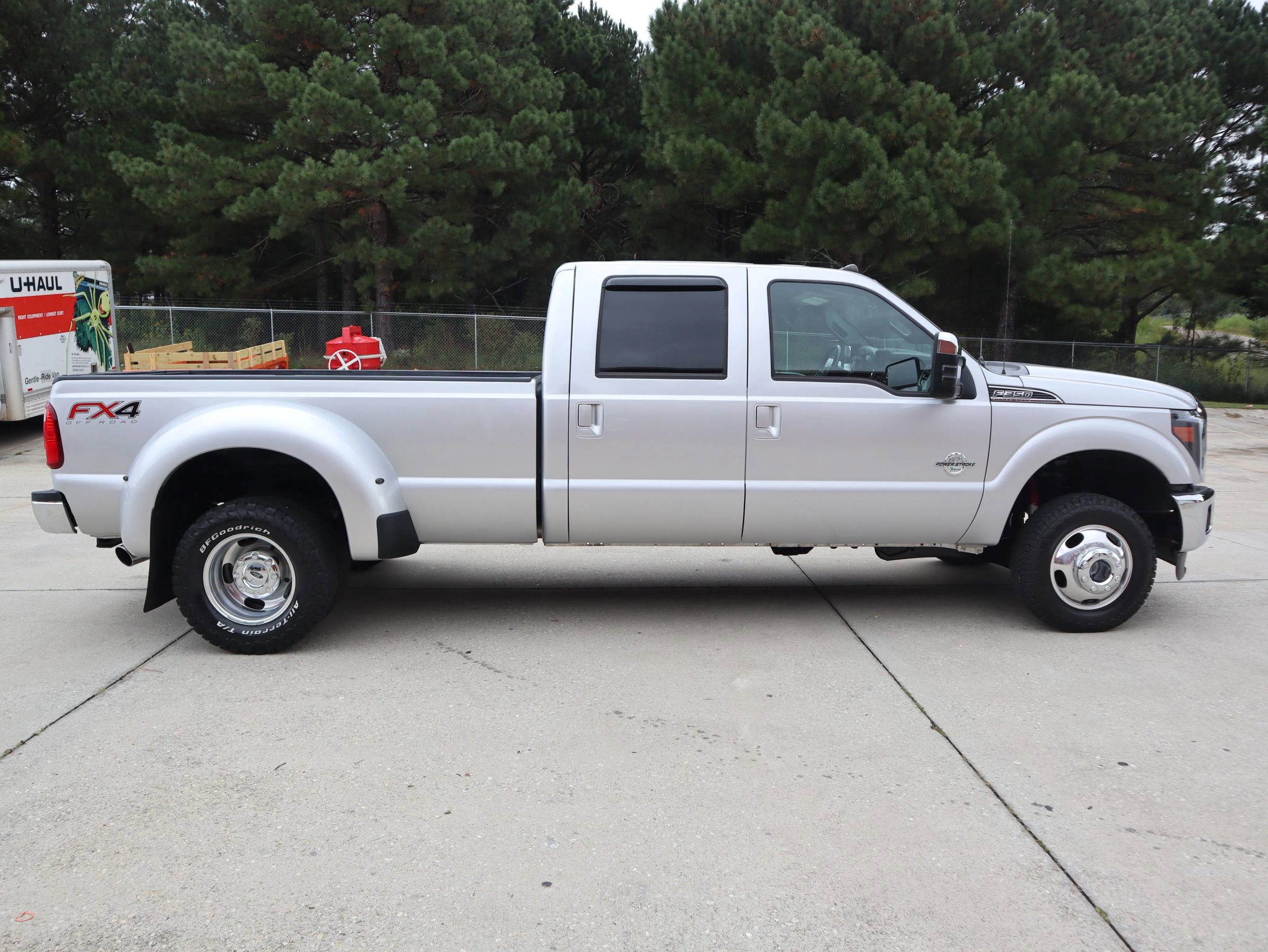 Used 2015 Ford F350 Lariat w/ Lariat Interior Package image 7