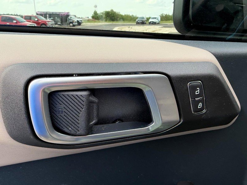 Used 2024 Ford Bronco Wildtrak image 18