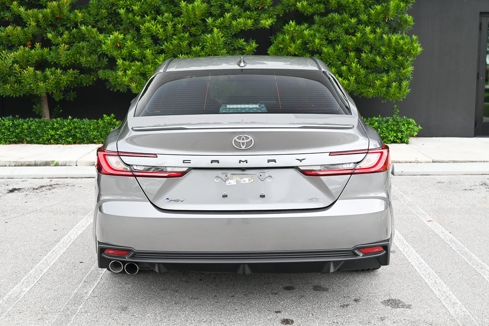 Used 2025 Toyota Camry SE w/ Convenience Package FWD image 3