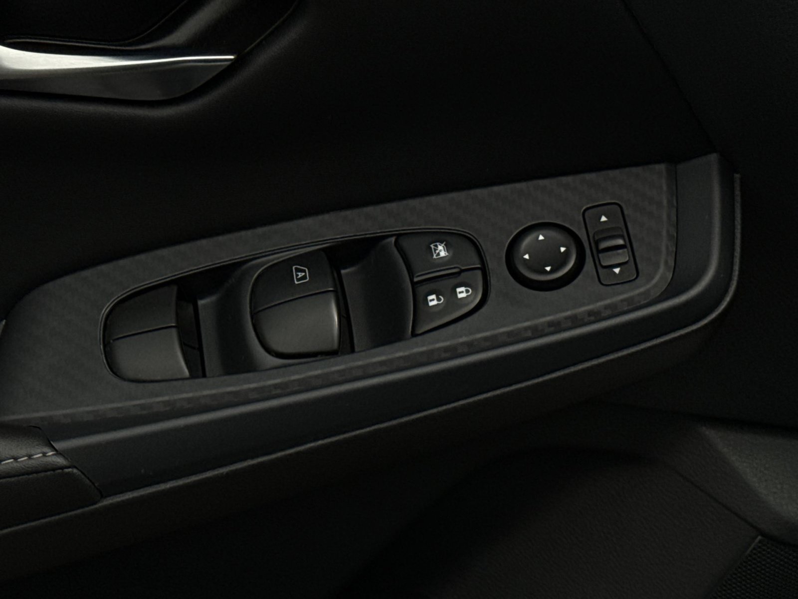Used 2025 Nissan Sentra SV w/ All-Weather Package FWD image 15