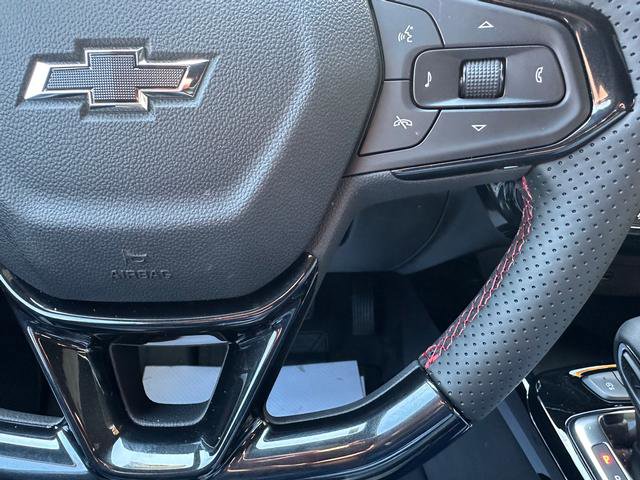New 2025 Chevrolet Trax RS w/ Sunroof Package image 14