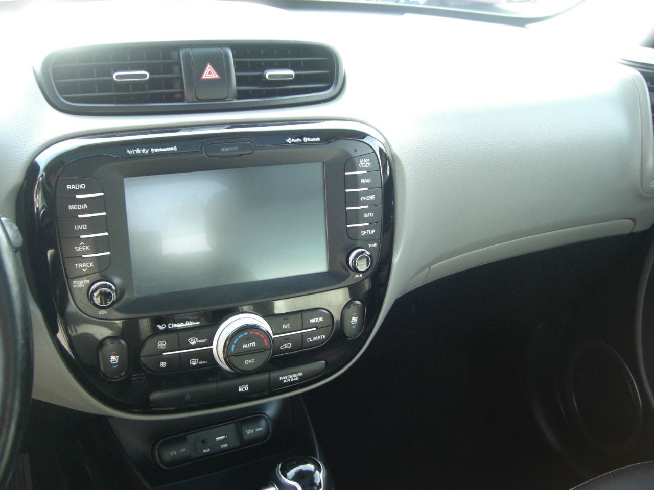 Used 2016 Kia Soul + w/ Primo Package FWD image 10