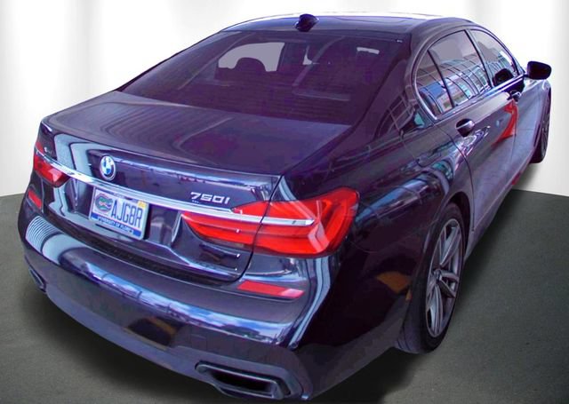 Used 2019 BMW 750i xDrive w/ Luxury Rear Seating Package AWD/4WD image 12