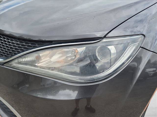 Used 2017 Chrysler Pacifica Touring Plus w/ Tire & Wheel Group FWD image 11