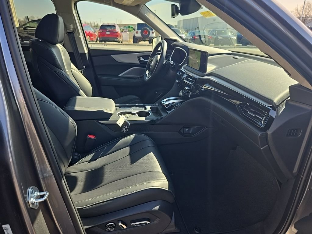 Used 2025 Acura MDX w/ Technology Package image 35