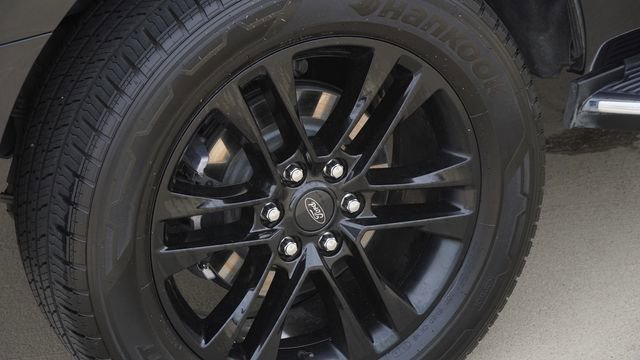 Used 2022 Ford Expedition Max XLT image 10