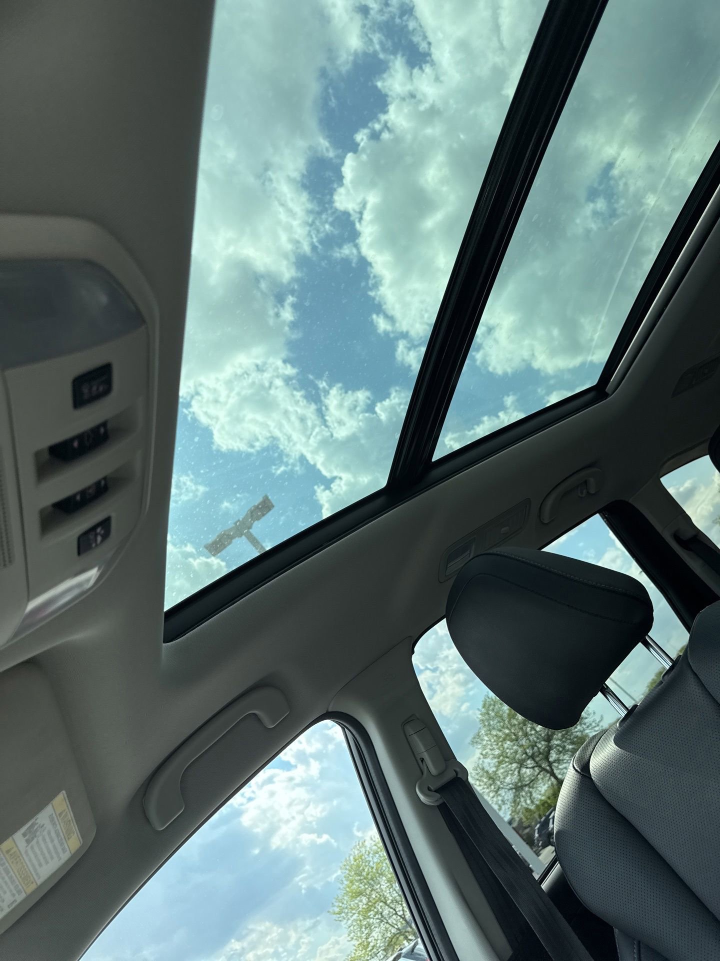 Used 2022 Subaru Ascent Touring AWD/4WD image 14