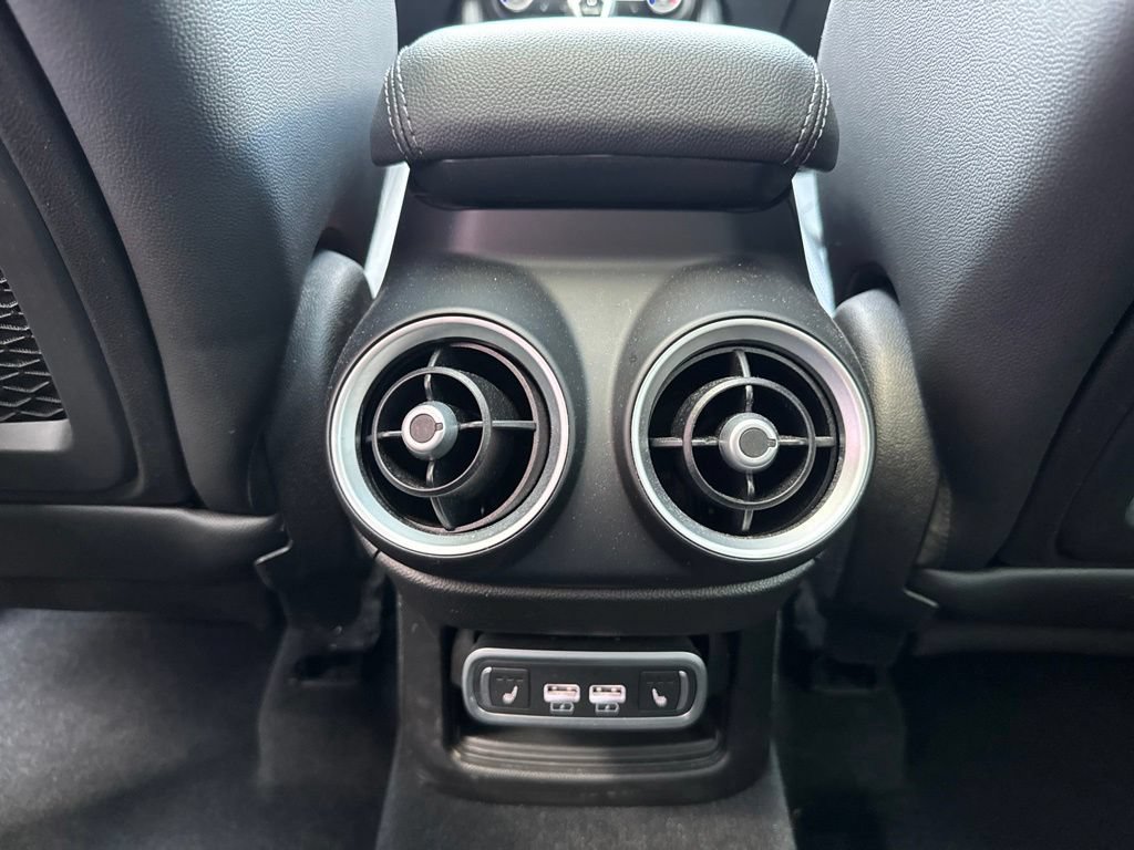 Used 2023 Alfa Romeo Stelvio Veloce AWD/4WD image 56
