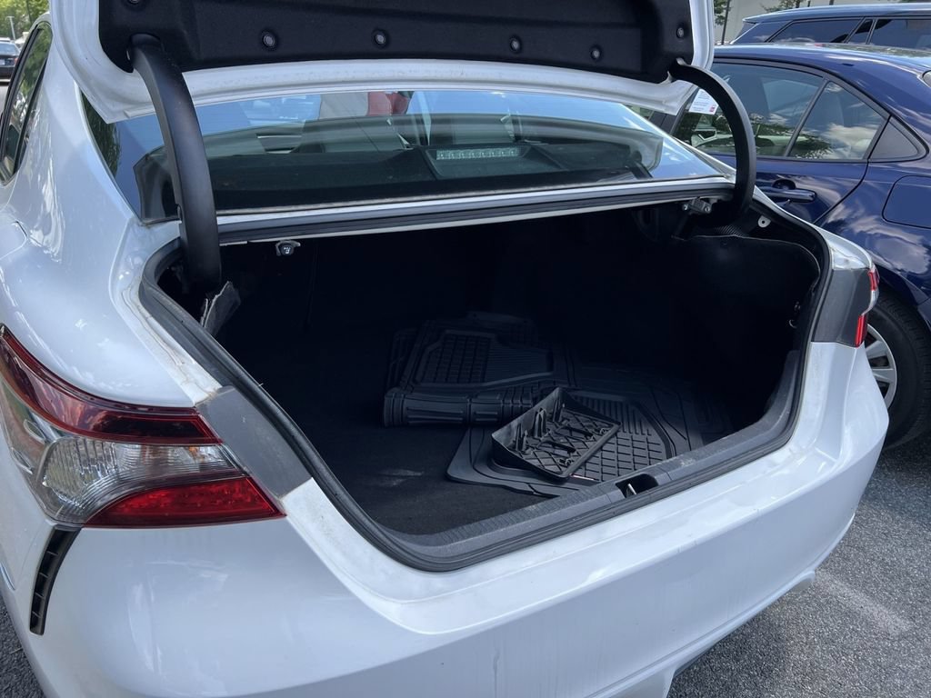 Used 2021 Toyota Camry SE FWD image 23