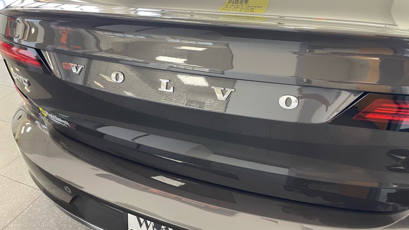 Used 2023 Volvo S90 B6 Ultimate w/ Protection Package Premier image 19