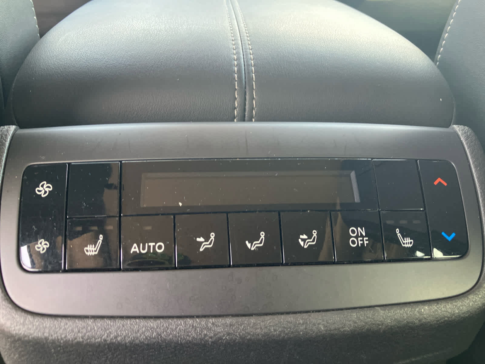 Used 2023 Nissan Pathfinder Platinum w/ Cargo Package image 39