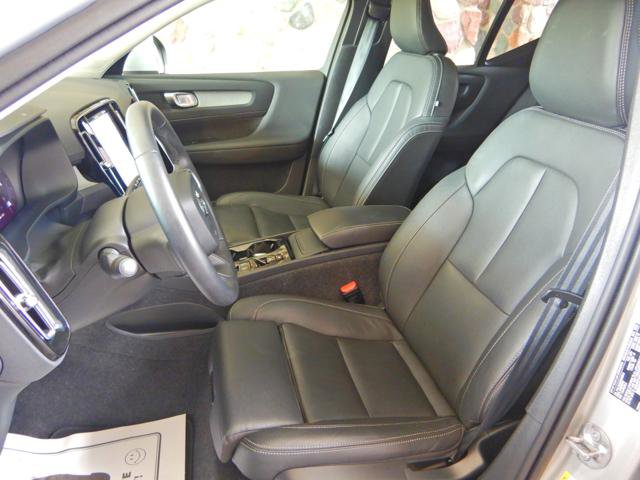Used 2025 Volvo XC40 B5 Plus AWD/4WD image 13