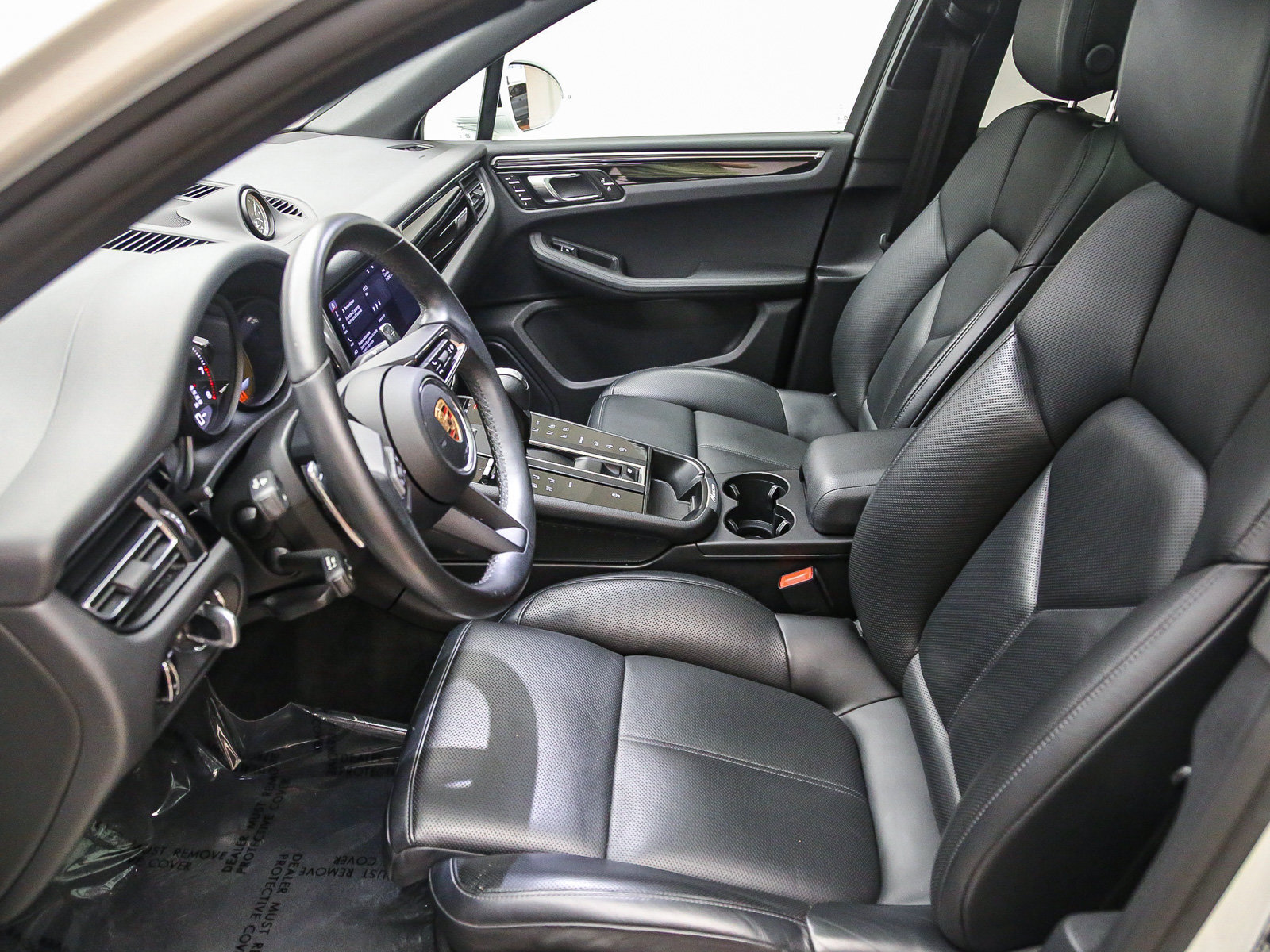 Certified 2024 Porsche Macan AWD/4WD image 22