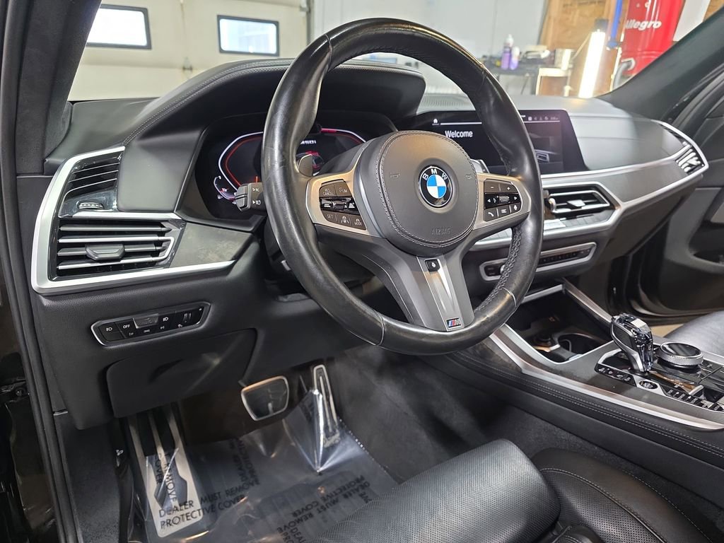 Used 2022 BMW X7 M50i w/ Dynamic Handling Package image 16