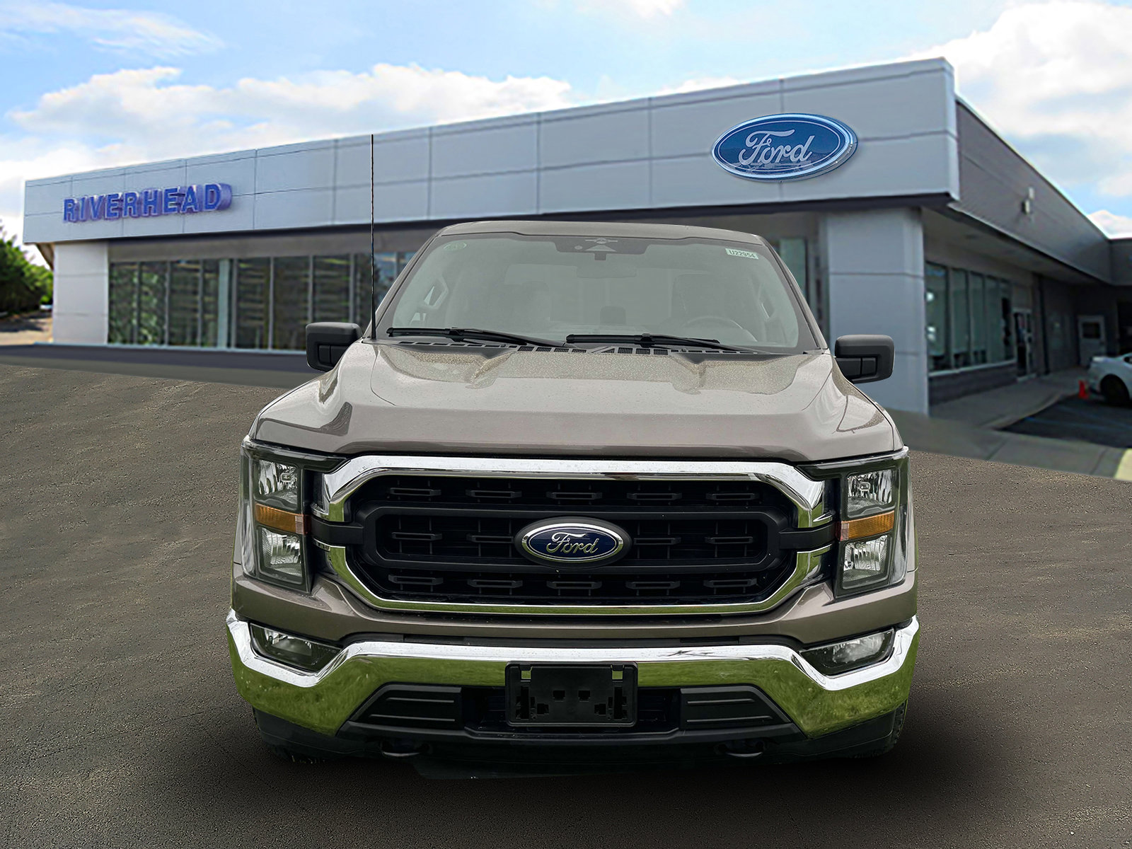 Used 2023 Ford F150 XLT image 3
