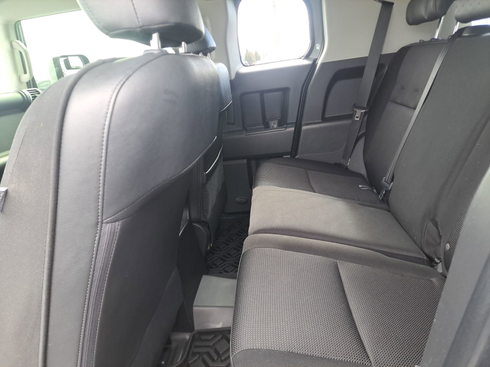 Used 2014 Toyota FJ Cruiser 4WD w/ Convenience Package image 18